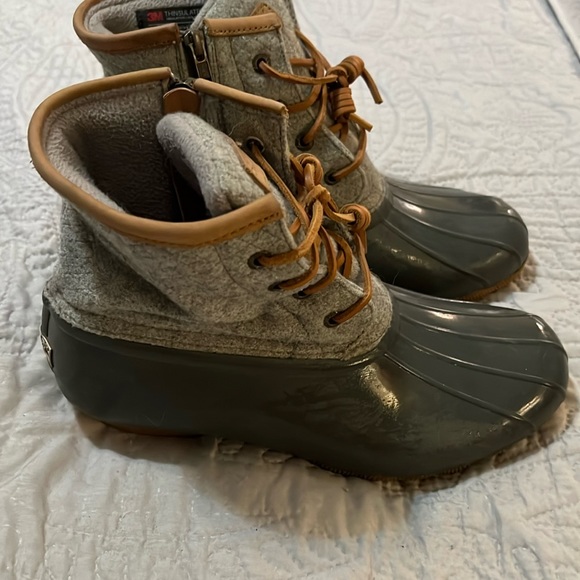 Sperry boots - Picture 1 of 4